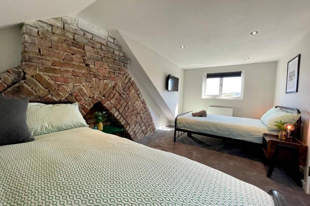 Large House Near Victoria Park For Groups, 10 Mins Bus To City Centre Cardiff Bagian luar foto