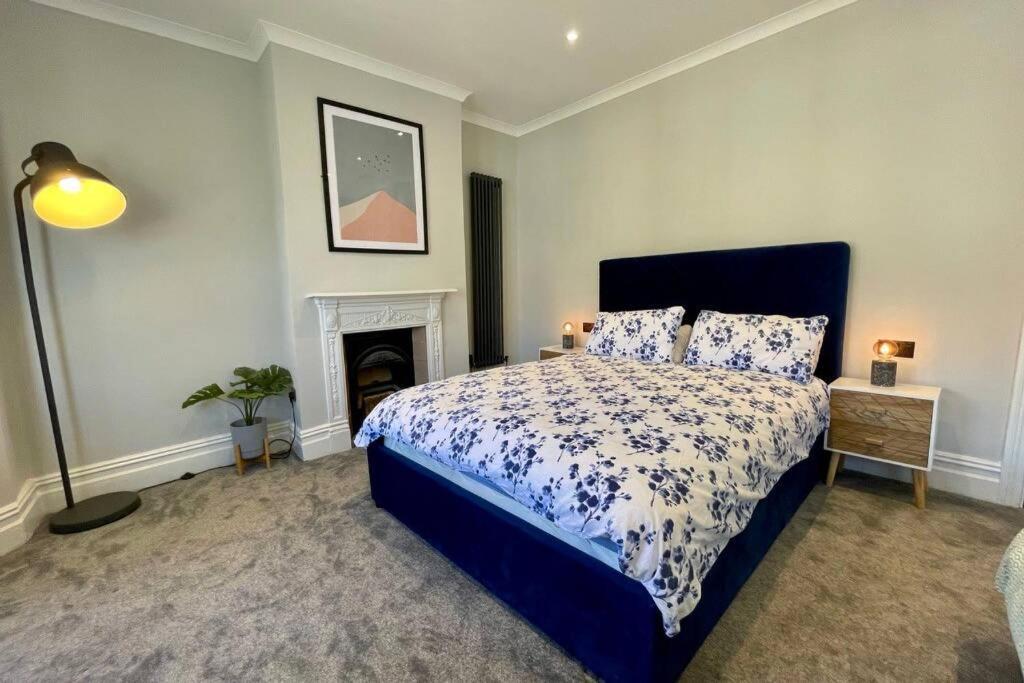 Large House Near Victoria Park For Groups, 10 Mins Bus To City Centre Cardiff Bagian luar foto