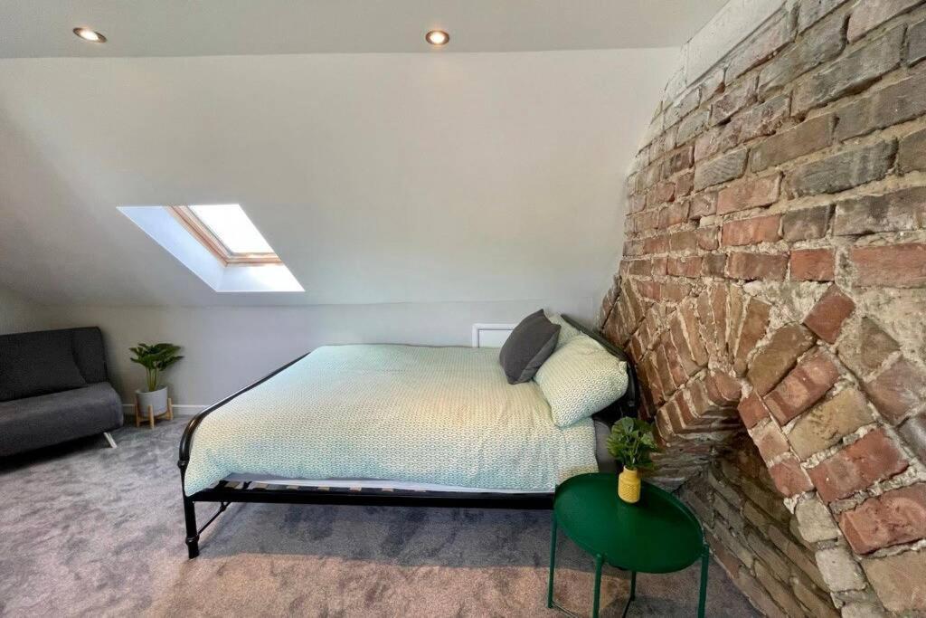 Large House Near Victoria Park For Groups, 10 Mins Bus To City Centre Cardiff Bagian luar foto