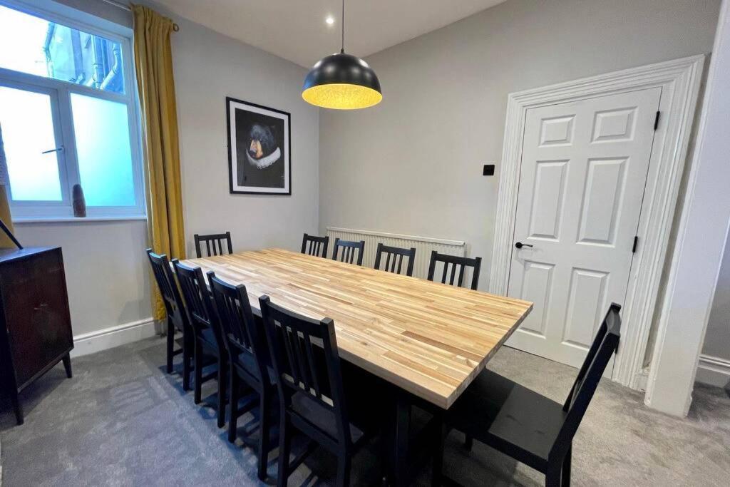 Large House Near Victoria Park For Groups, 10 Mins Bus To City Centre Cardiff Bagian luar foto